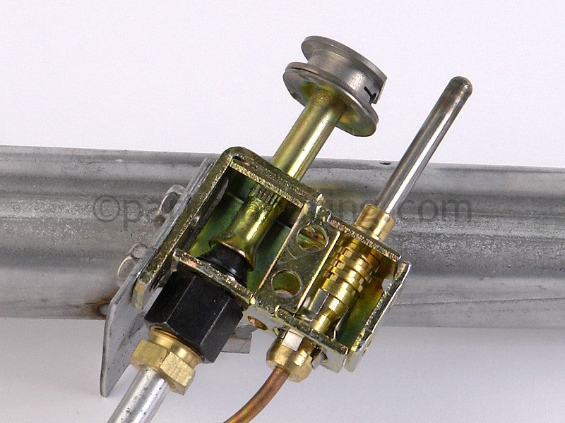 Laars Heating Systems 050 075 100 125 160 225 Standing Pilot, Lp And Main Burner Assy - Part Number 10907701